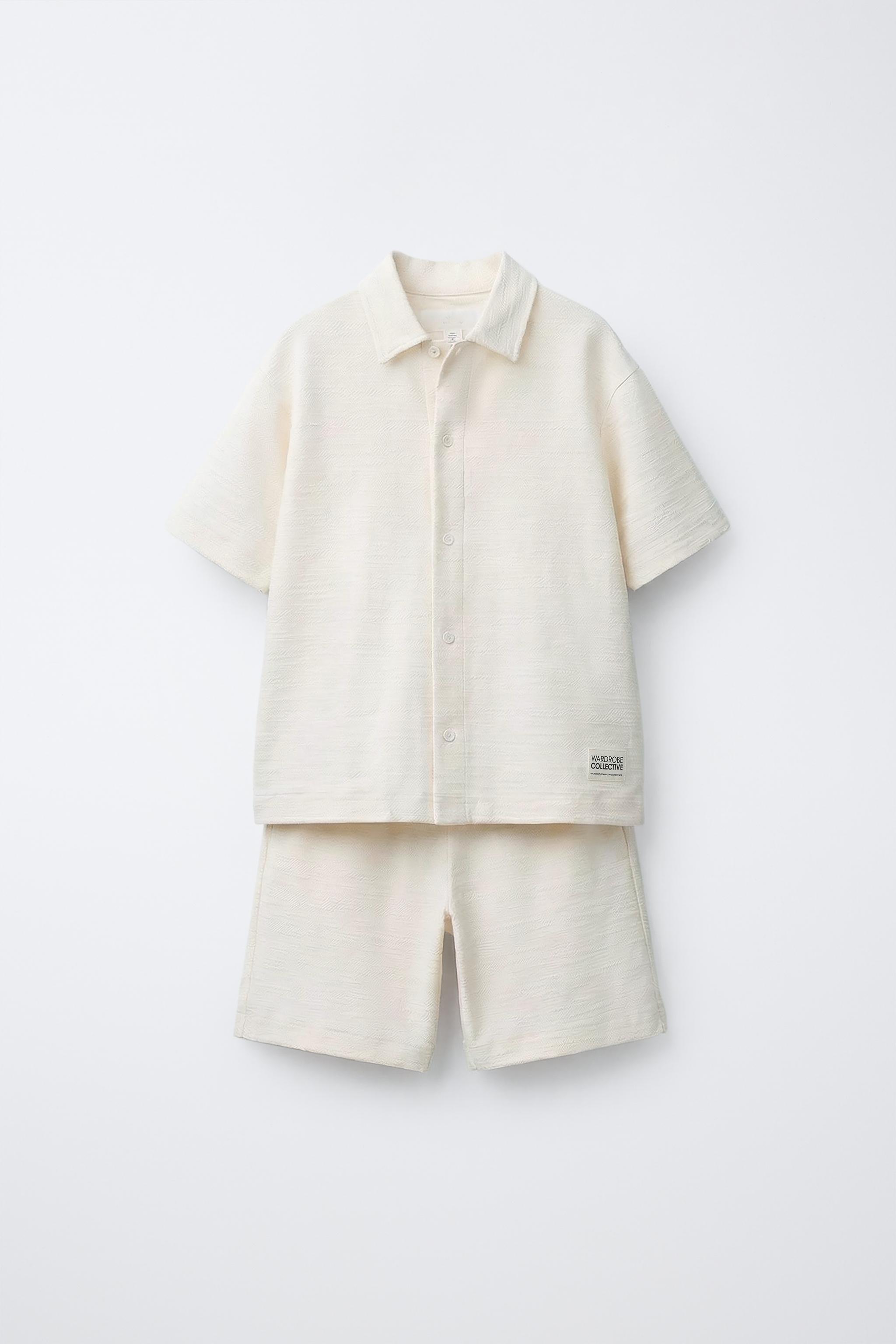 ENSEMBLE CHEMISE ET BERMUDA TEXTURÉS AVEC ÉTIQUETTE